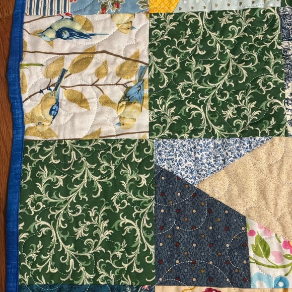 Granny’s Girls -  FLORAL BONANZA QUILT - Picture 5 of 14